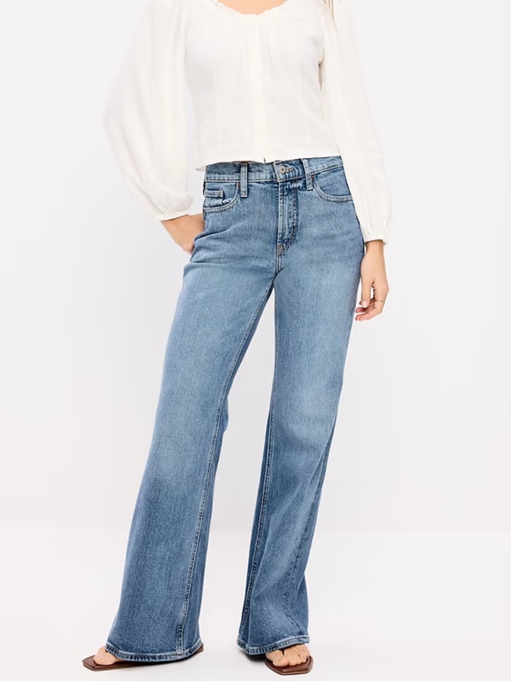 Old Navy Mid Rise Loose Boot Cut Jeans Blue Mid Wash Relaxed Womens Size 2